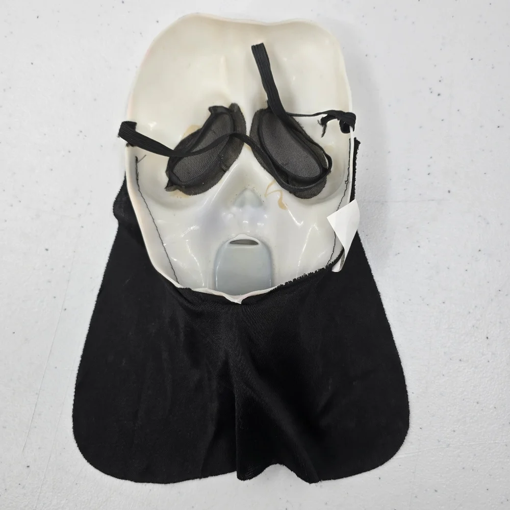 Scream Movie Ghost Face Mask Easter Unlimited Halloween Youth Size No Hood 2011.